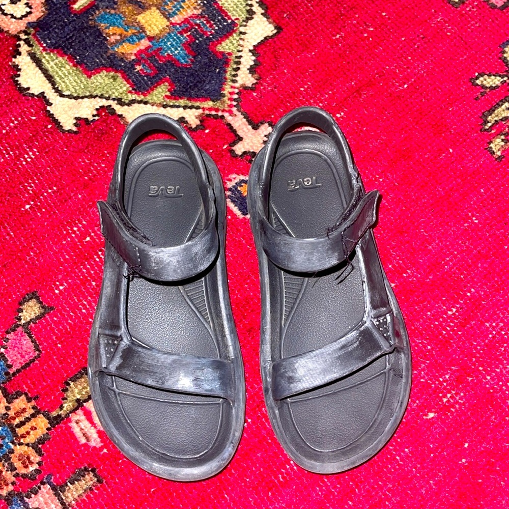TEVA SANDALS*Beach*Summer*Pool*Boys Girls size 2
